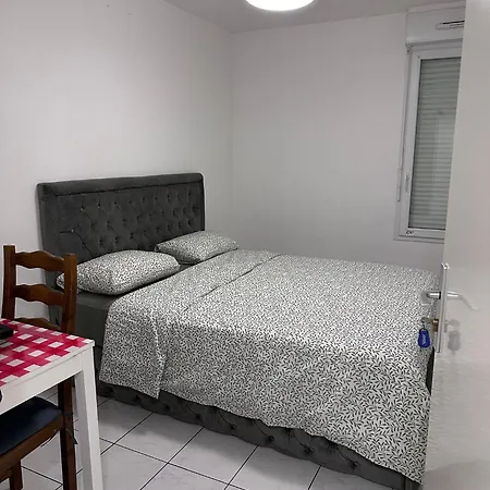 Sri-indo Paris Appartement Bobigny
